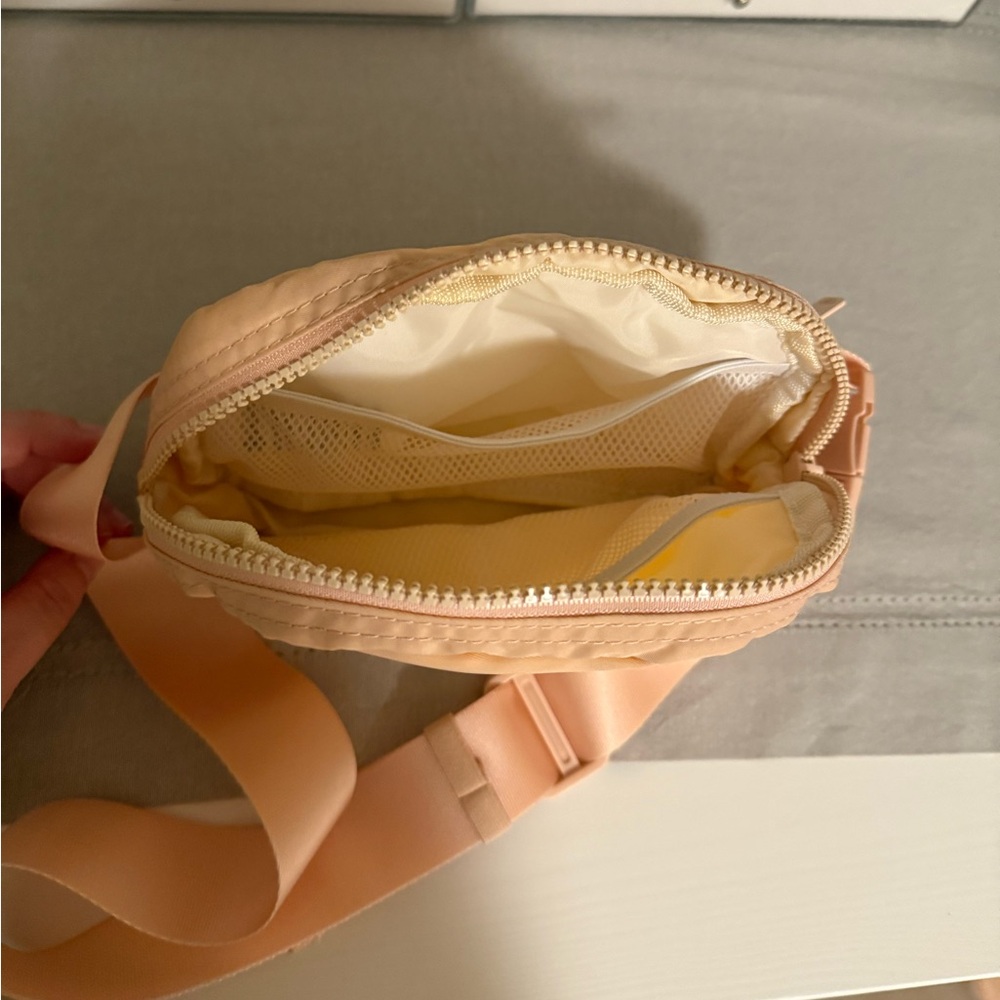 GAIAM Sidekick Waist Pack Belt Bag NWOT - Picture 4 of 6